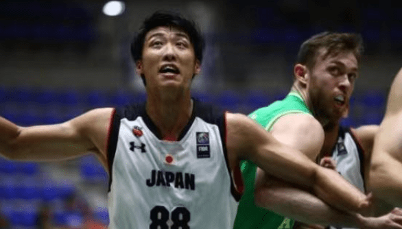 媒体人谈邵佳一：当年克林斯曼带德国前的履历更是一张白纸（媒体人评邵佳一：当初克林斯曼接手德国队前资历几近空白）