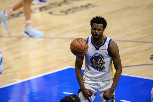 15岁英格兰天才边锋脱颖而出，引得巴萨蠢蠢欲动，未来锋线重要拼图（15岁英格兰妖锋崭露头角，巴萨心动不已，或成未来锋线关键一环）