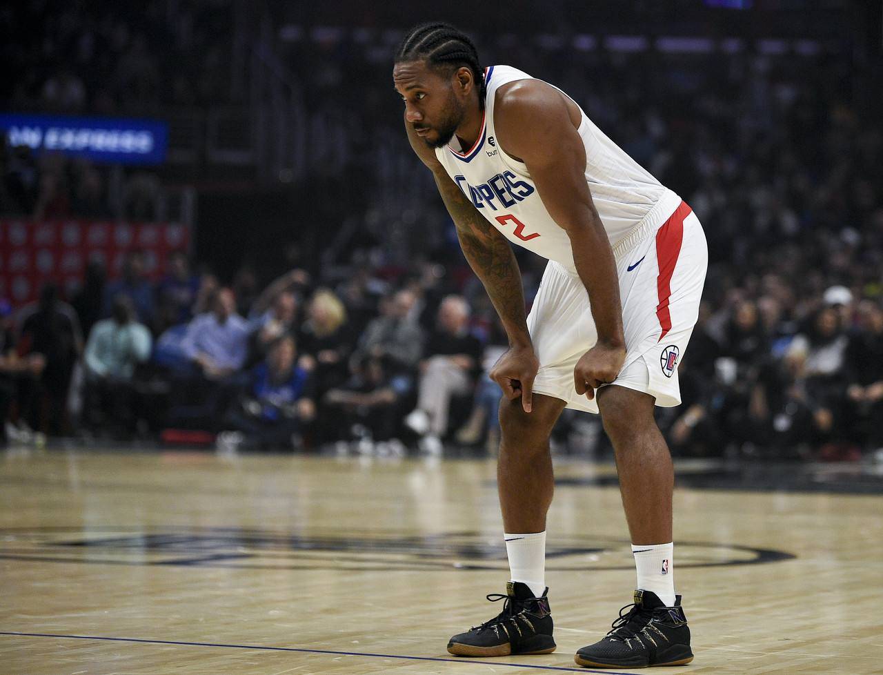 登国际舞台，泰州队“苏超”冠军奖杯亮相中国国际进口博览会（泰州队“苏超”冠军奖杯登上中国国际进口博览会舞台）