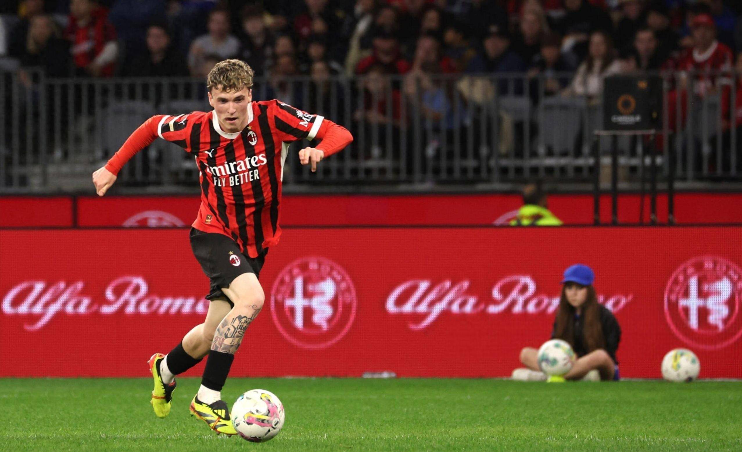 孙颖莎为何不站C位？刘国梁为何不与日本队握手？原因不言而喻（孙颖莎为何未站中间？刘国梁为何未与日本队握手？背后缘由一目了然）