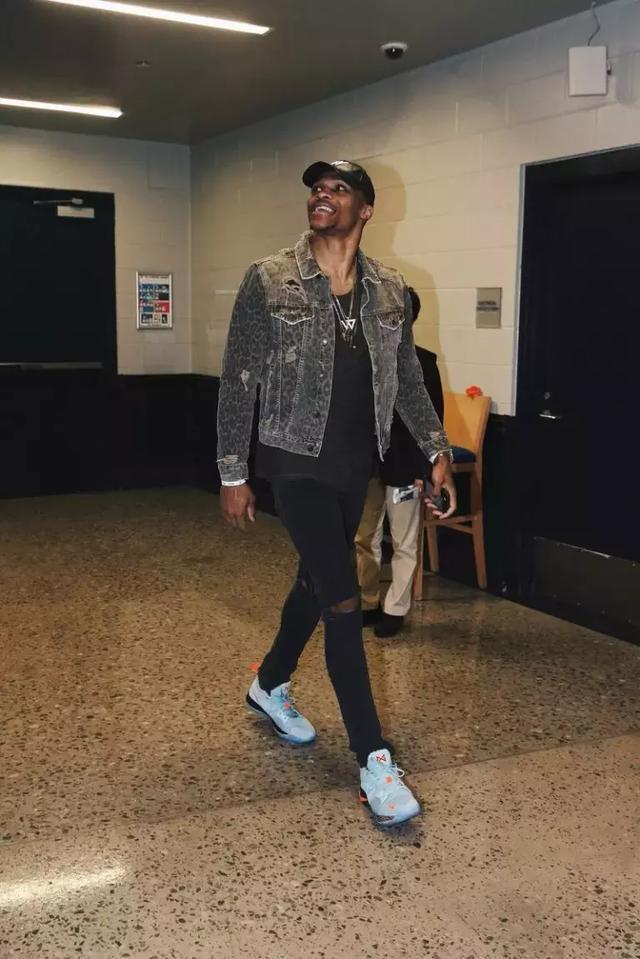 意甲知名评论员：迈尼昂不是耍脾气不续约，他只想看到米兰管理层的诚意！（意甲名嘴：迈尼昂拒续约非耍性子，只求米兰管理层拿出诚意）