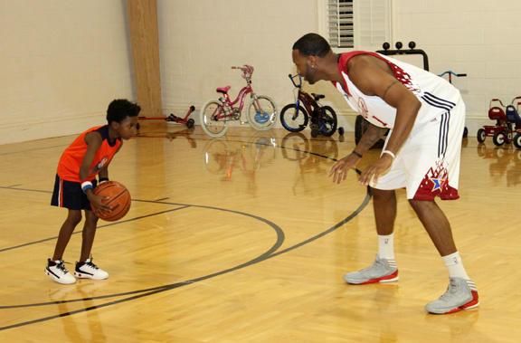 武汉盛帆黄鹤女篮斩获三连胜，队长王佳琦砍下本赛季首个“三双”（武汉盛帆黄鹤女篮豪取三连胜，队长王佳琦收获赛季首个三双）