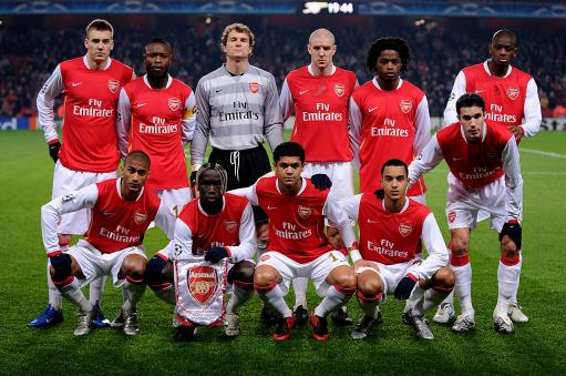 彻底放弃？阿贾克斯客战卡拉巴克首发：多名小将轮换登场（要放弃了？阿贾克斯客场对阵卡拉巴克首发：多名小将轮换亮相）